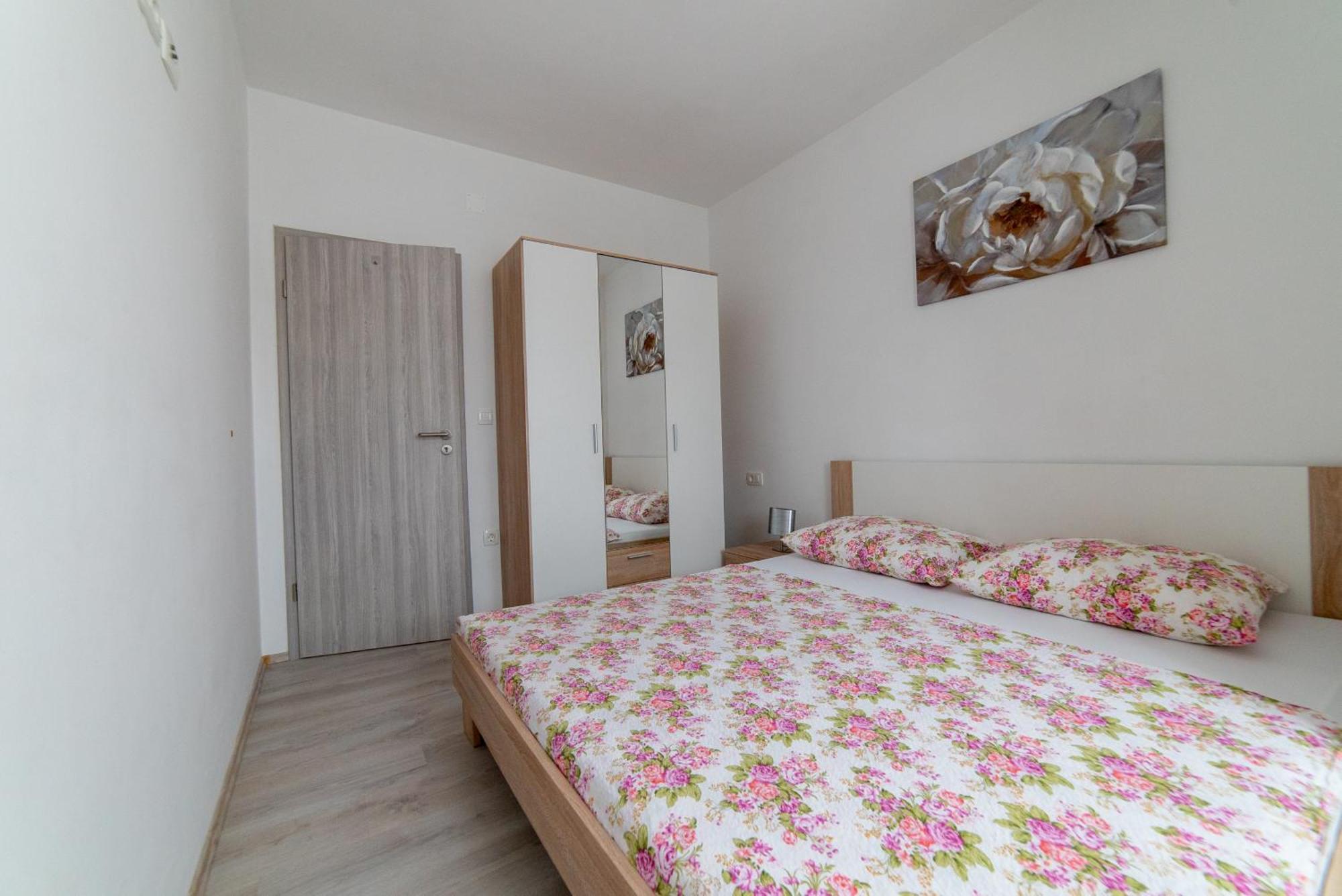 Mario Apartment Vir Luaran gambar