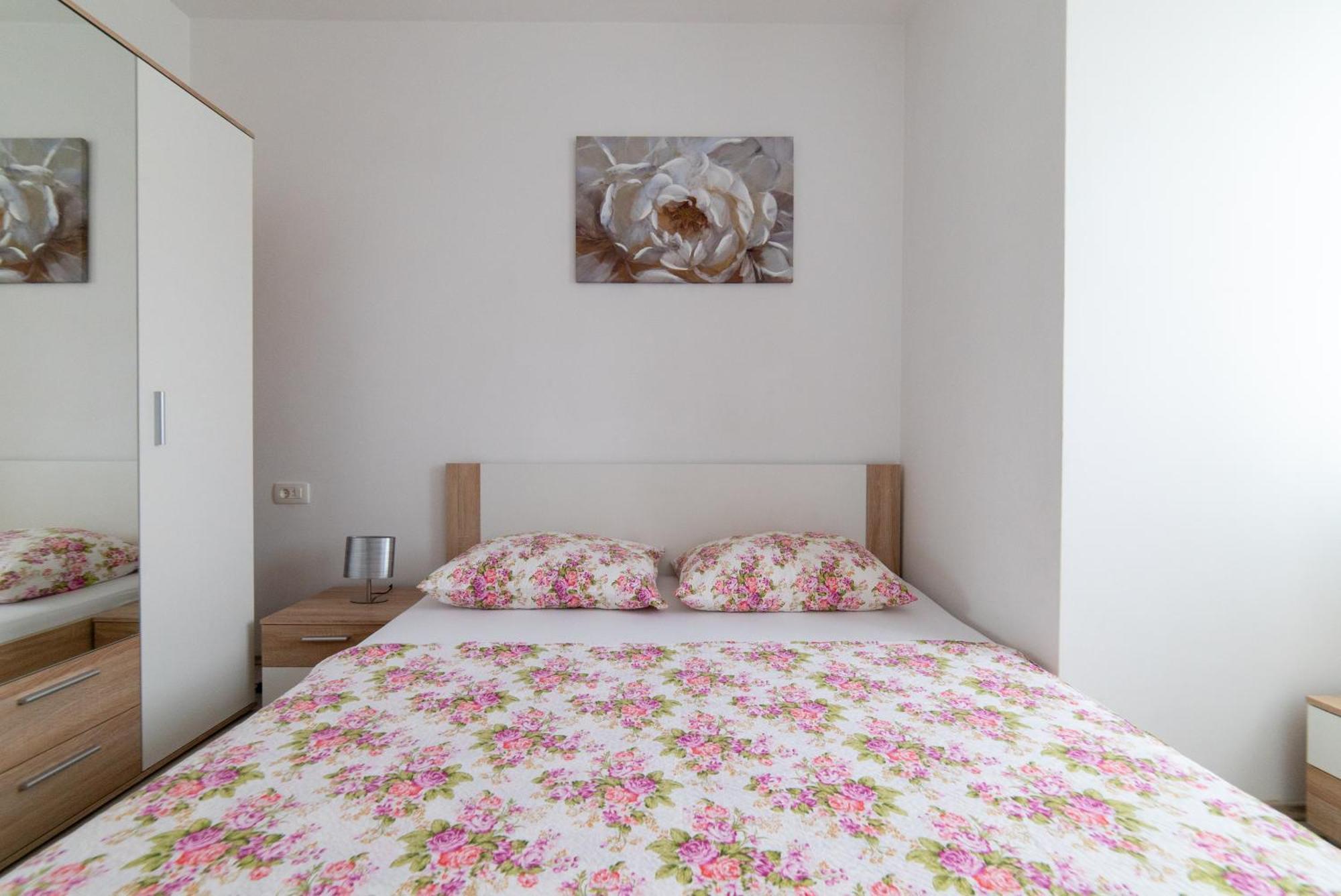 Mario Apartment Vir Luaran gambar