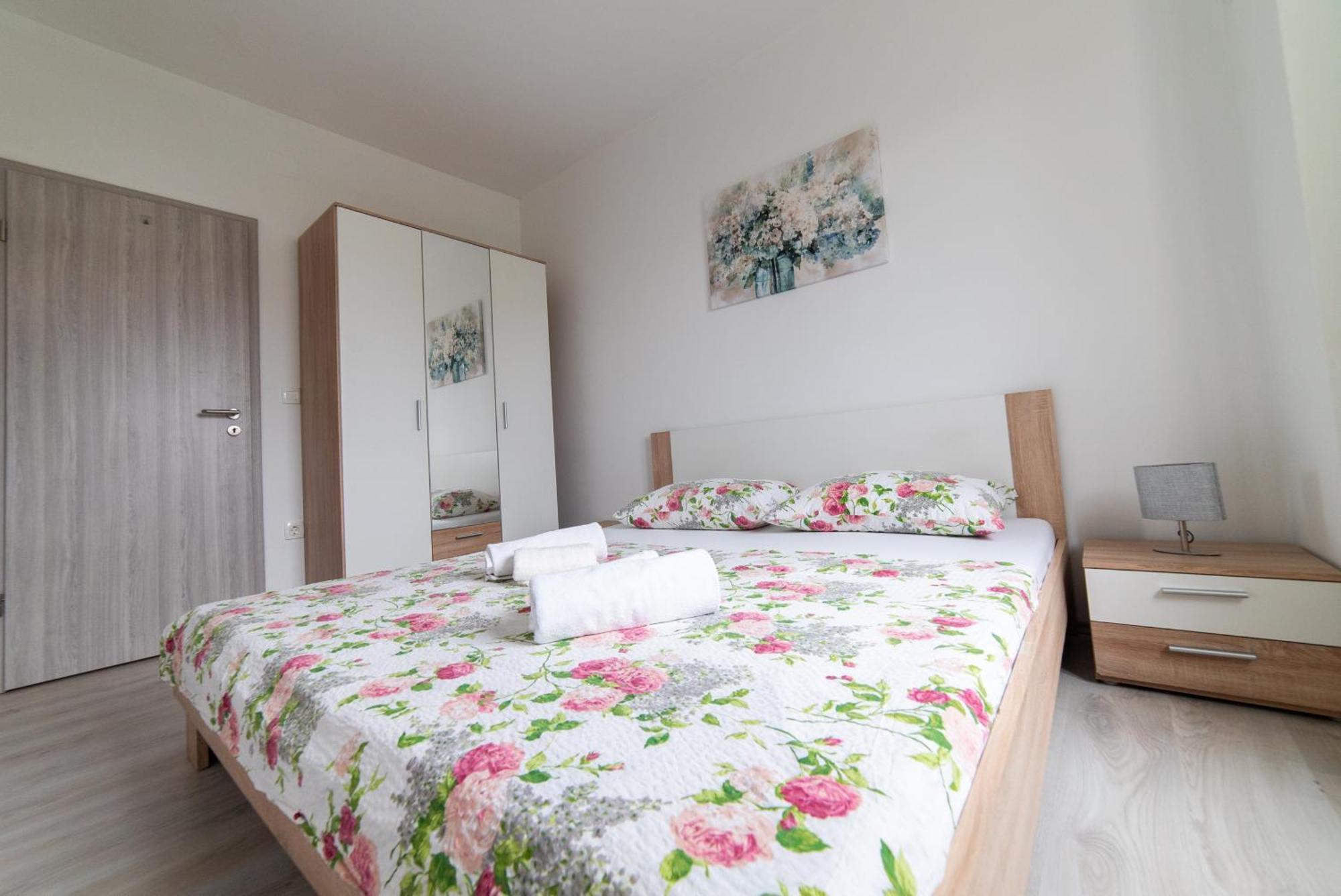 Mario Apartment Vir Luaran gambar