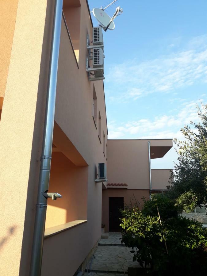 Mario Apartment Vir Luaran gambar